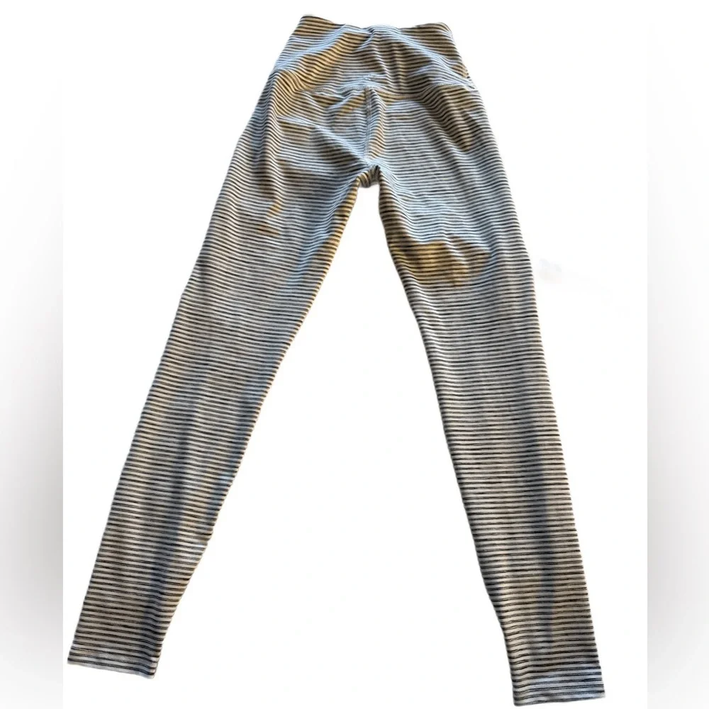 Beyond Yoga Black and white Stripe legging small - Picture 2 of 4